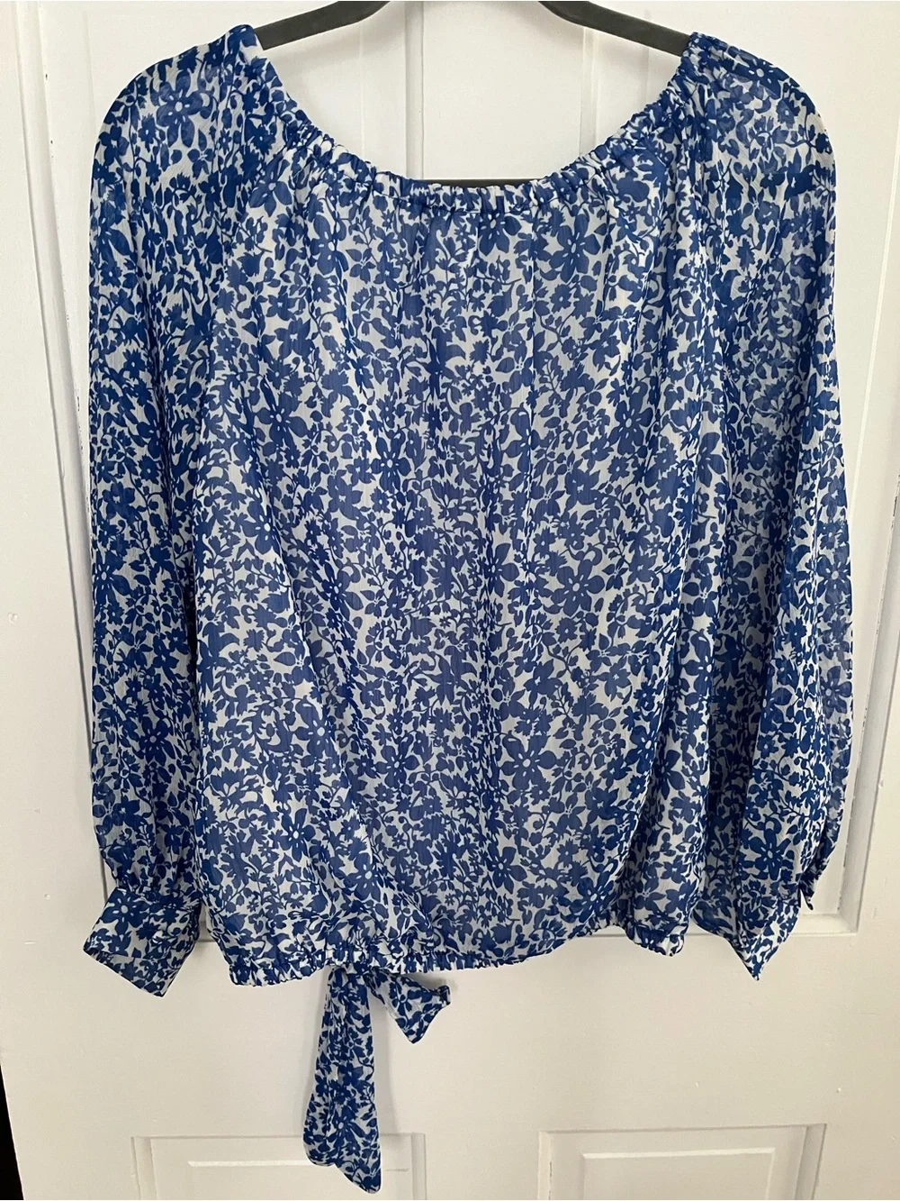 Crave Blouse blue white delicate floral print size M